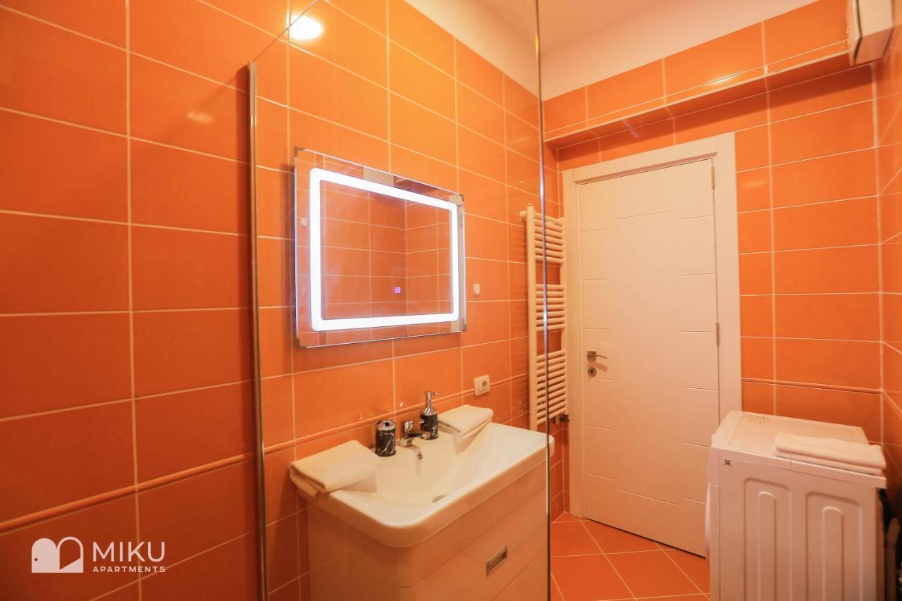 Miku Apartment-Perfect 1Bd At Komuna e Parisit Tirana Bagian luar foto
