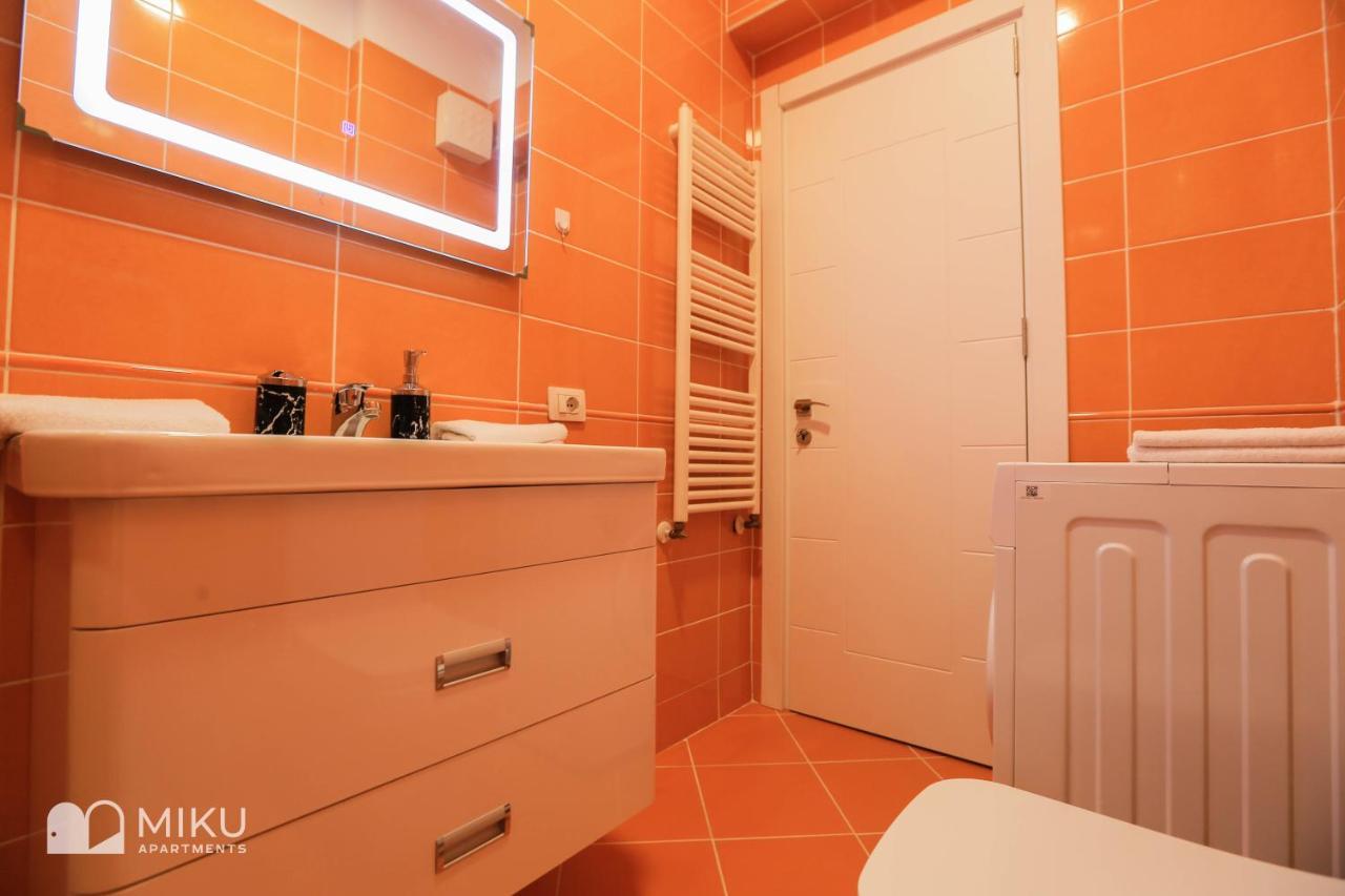 Miku Apartment-Perfect 1Bd At Komuna e Parisit Tirana Bagian luar foto